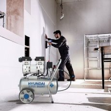 Hyundai stille compressor 24 liter. 55752